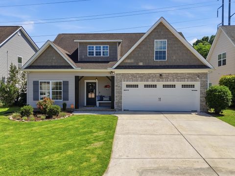 Homes For Sale - 2530 Waterhaven Drive<br/> Chattanooga, TN 37406