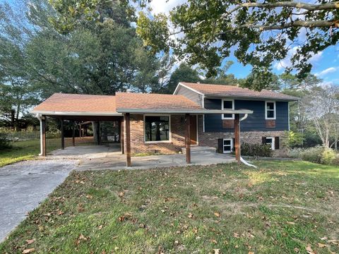 Photo of 1318 Fernwood Drive, LaFayette, GA 30728 (MLS # 1521575)