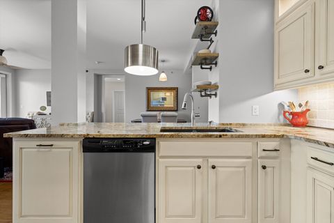 Tiny photo for 200 Manufacturers Road, Chattanooga, TN 37405 (MLS # 1528442)