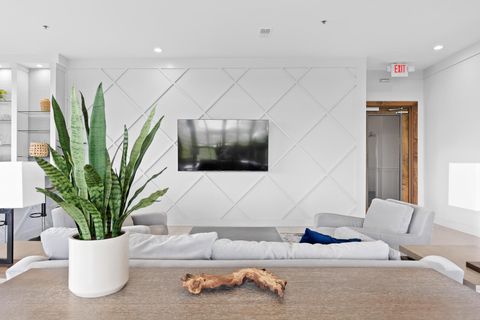 Tiny photo for 200 Manufacturers Road, Chattanooga, TN 37405 (MLS # 1528442)