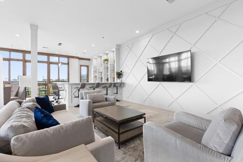 Tiny photo for 200 Manufacturers Road, Chattanooga, TN 37405 (MLS # 1528442)