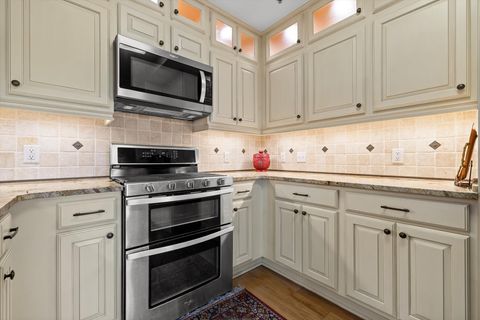 Tiny photo for 200 Manufacturers Road, Chattanooga, TN 37405 (MLS # 1528442)