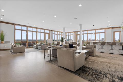 Tiny photo for 200 Manufacturers Road, Chattanooga, TN 37405 (MLS # 1528442)