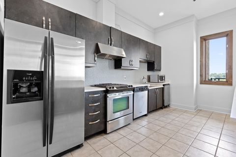 Tiny photo for 200 Manufacturers Road, Chattanooga, TN 37405 (MLS # 1528442)