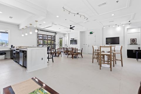 Tiny photo for 200 Manufacturers Road, Chattanooga, TN 37405 (MLS # 1528442)