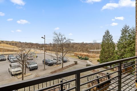 Tiny photo for 200 Manufacturers Road, Chattanooga, TN 37405 (MLS # 1528442)