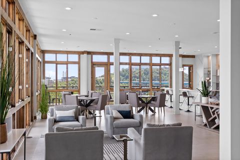 Tiny photo for 200 Manufacturers Road, Chattanooga, TN 37405 (MLS # 1528442)