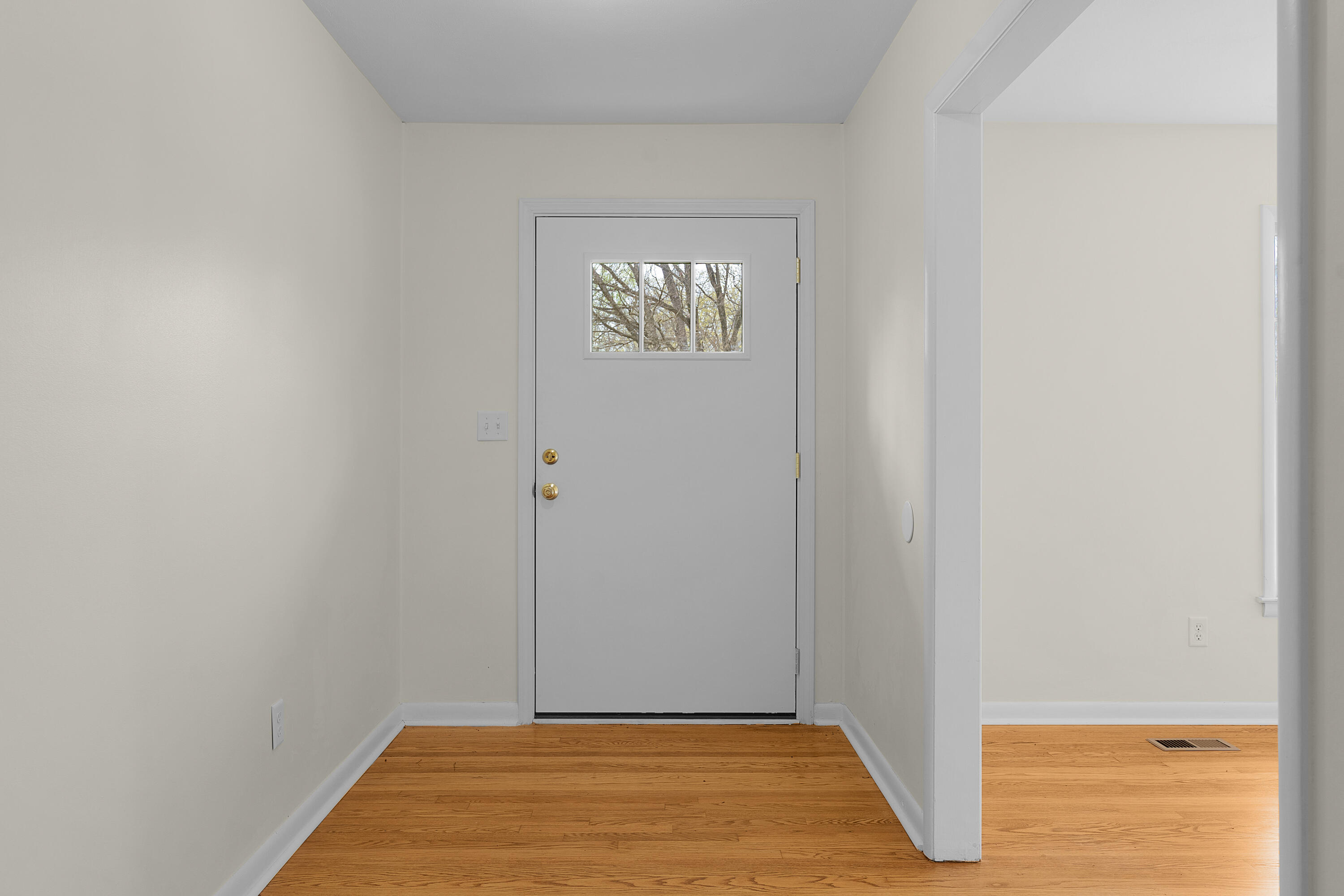 1006 Crown Point Road E