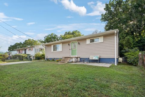 Tiny photo for 811 Snow Street, Chattanooga, TN 37405 (MLS # 1527852)