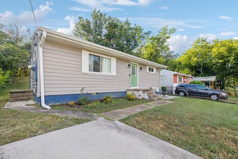 Tiny photo for 811 Snow Street, Chattanooga, TN 37405 (MLS # 1527852)