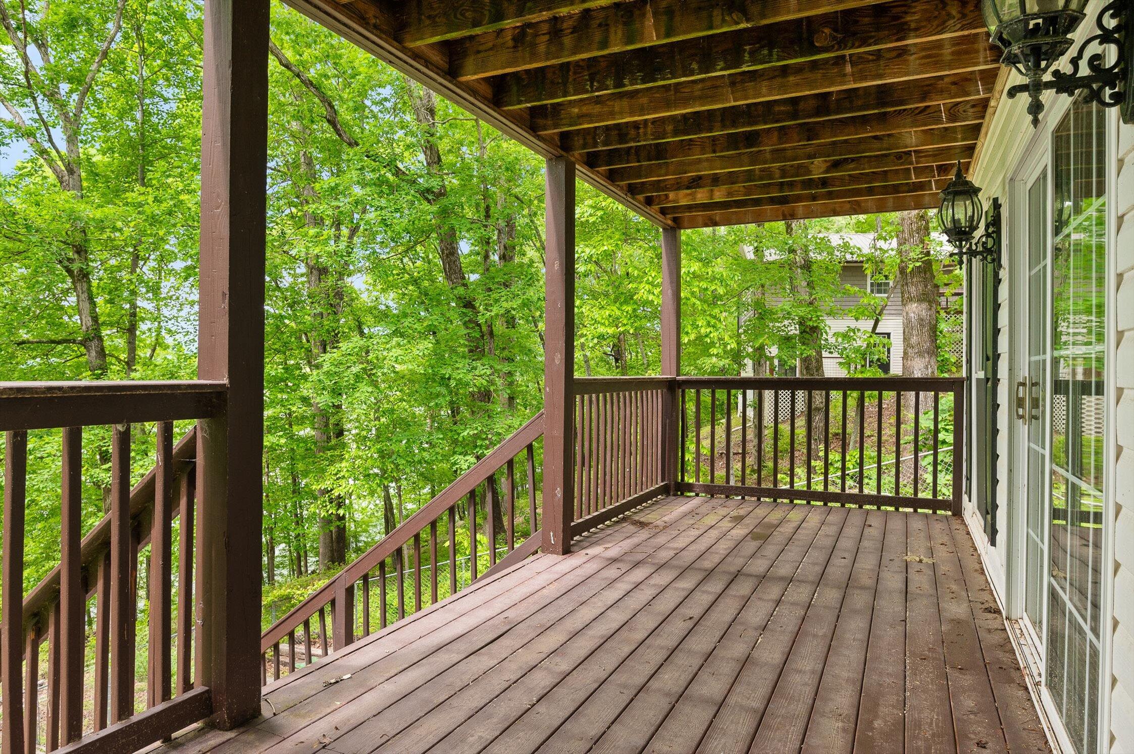 15033 Log Cabin Lane