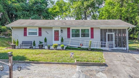 Photo of 254 Midway Avenue, Rossville, GA 30741 (MLS # 1535139)