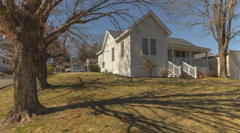 Photo of 570 S Ocoee Street, Cleveland, TN 37311 (MLS # 1521589)