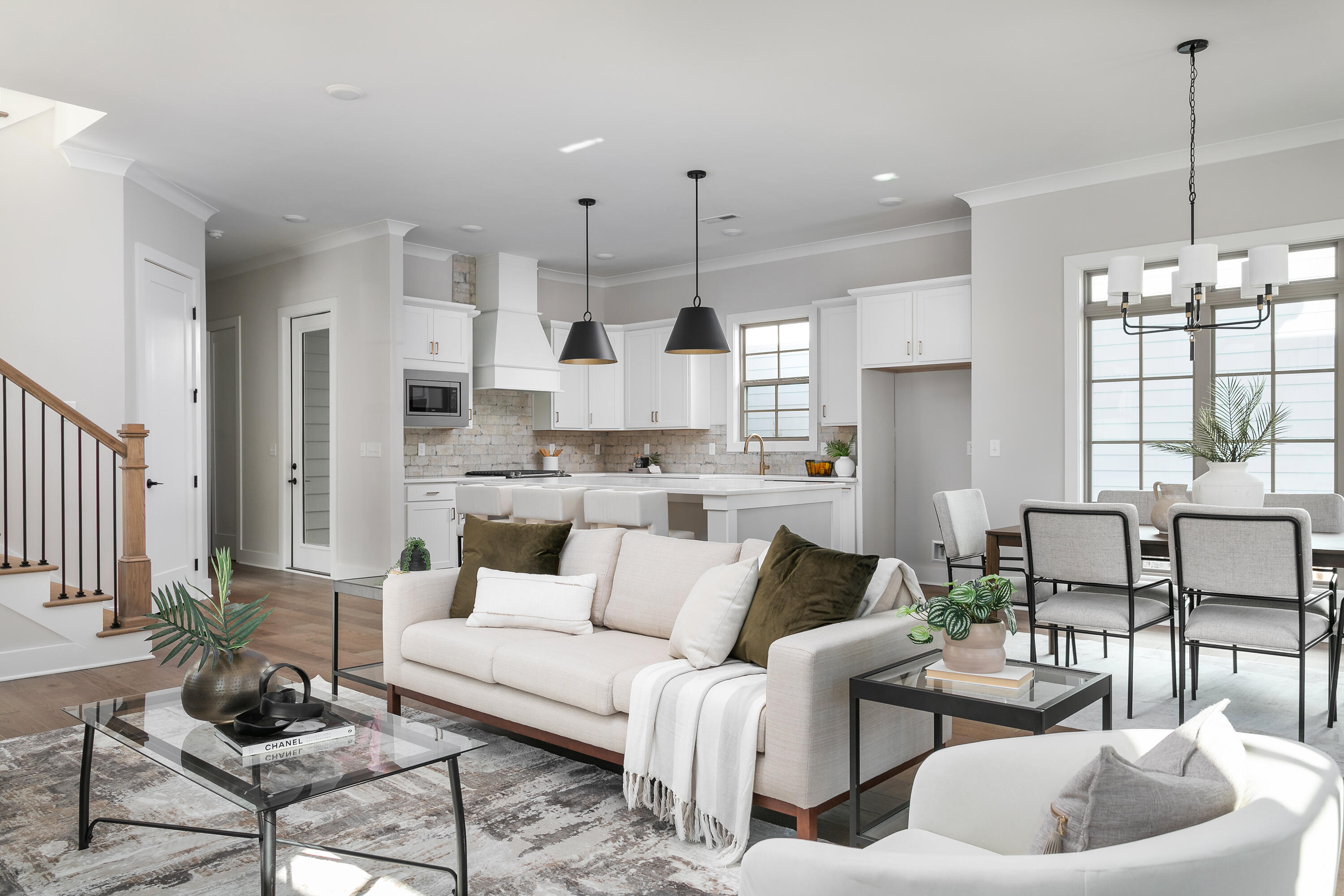 184 Charming Place 184