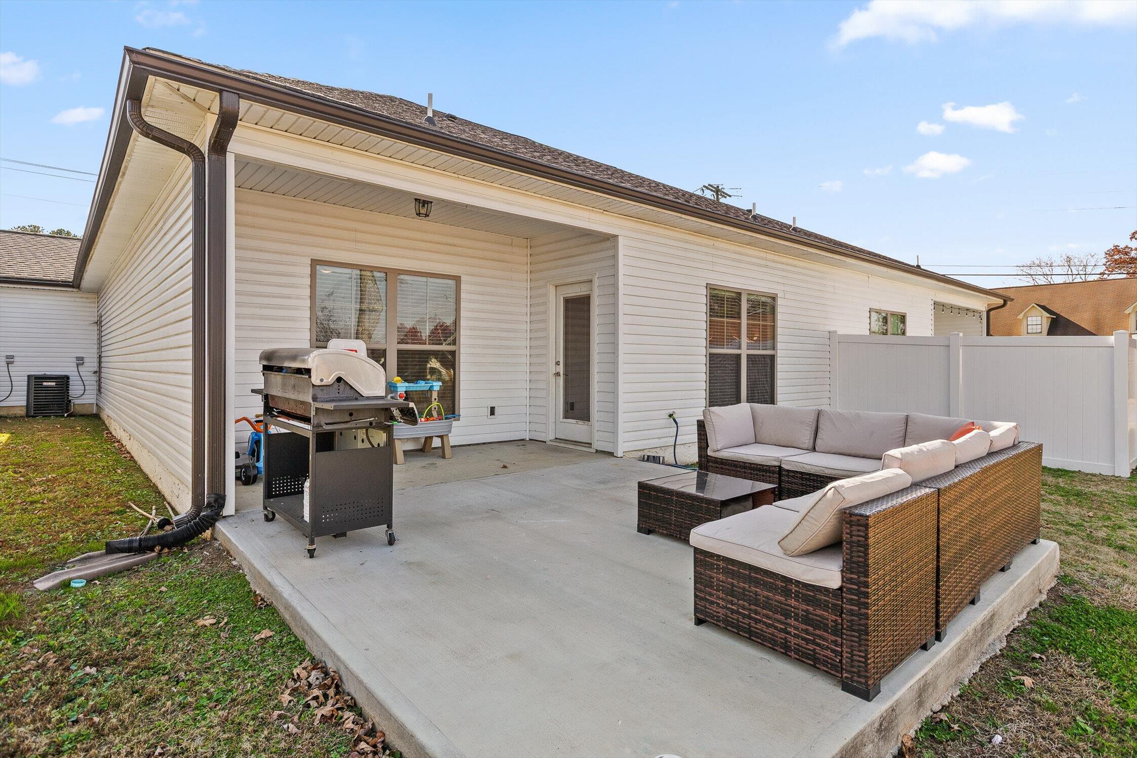 Rossville, Georgia 30741, United States, 3 Bedrooms Bedrooms, ,2 BathroomsBathrooms,Residential,Active,250632