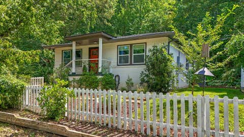 Photo of 4504 Balcomb Street, Chattanooga, TN 37409 (MLS # 1540785)