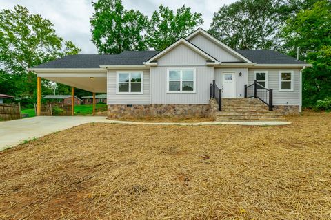 Photo of 113 Ann Street, LaFayette, GA 30728 (MLS # 1526911)