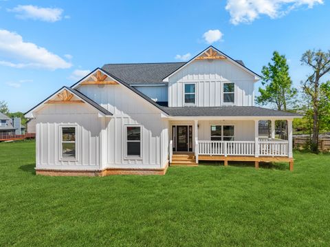 Photo of 2303 Guinevere Parkway, Chattanooga, TN 37421 (MLS # 1532910)