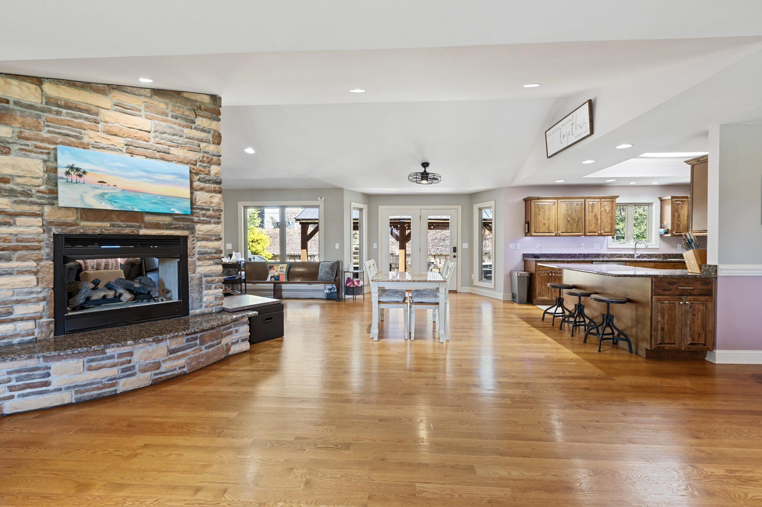 3502 Windsor Circle NE