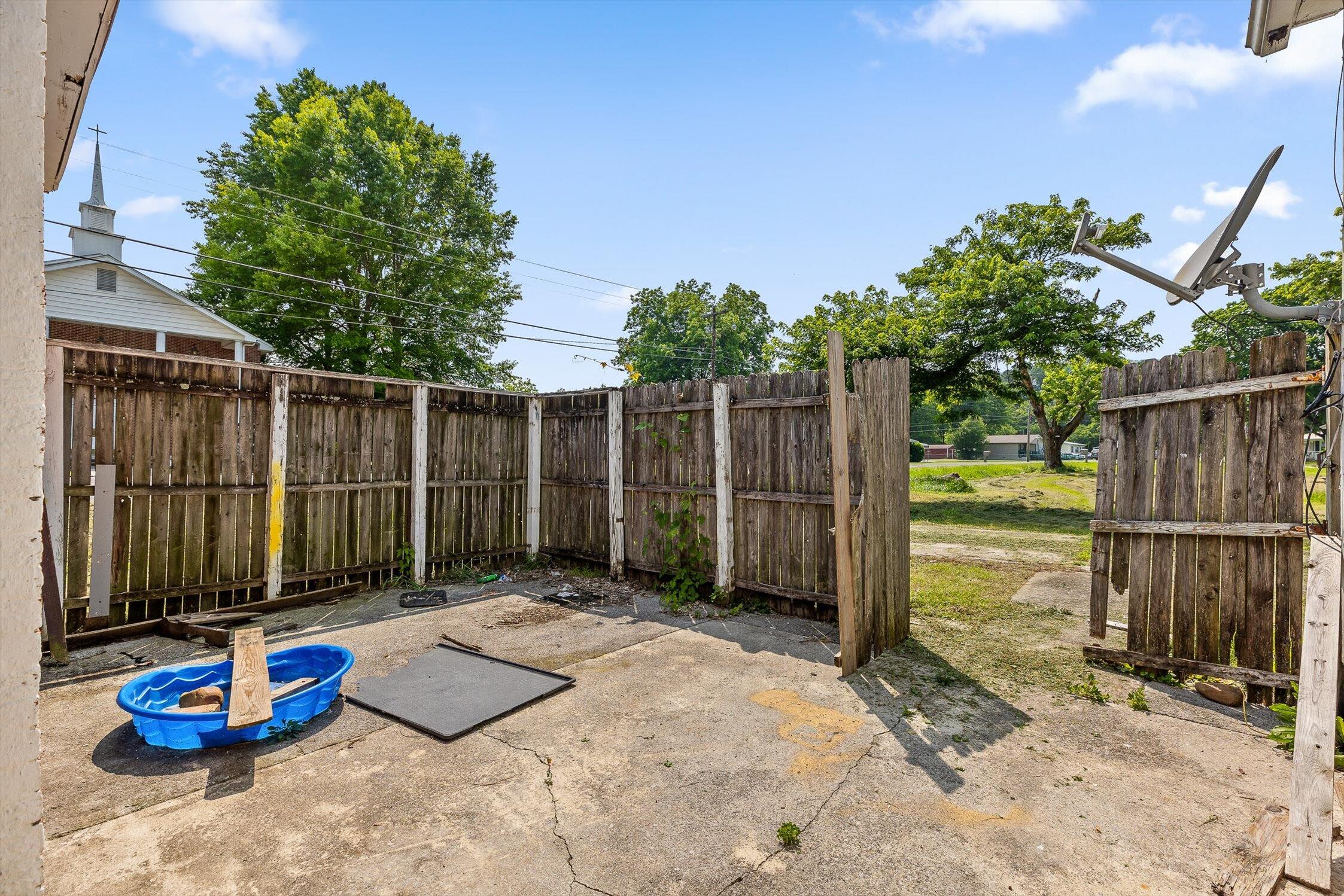 Spring City, Tennessee 37381, United States, 2 Bedrooms Bedrooms, ,1 BathroomBathrooms,Residential,Contingent,145519