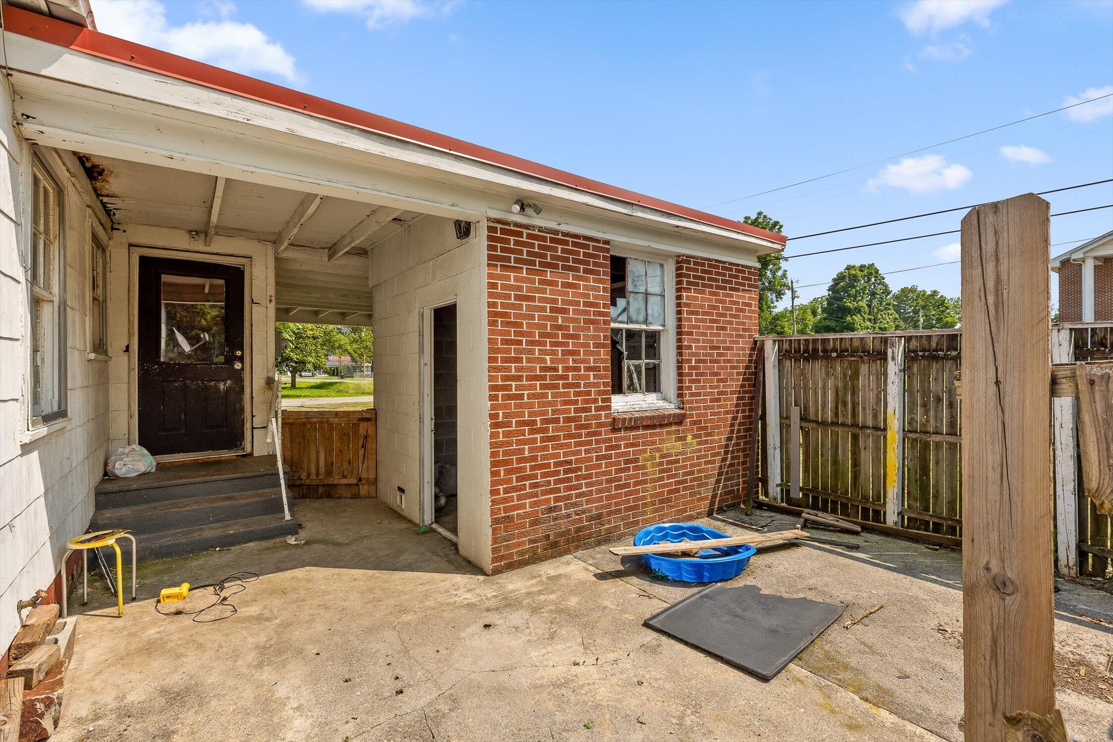 Spring City, Tennessee 37381, United States, 2 Bedrooms Bedrooms, ,1 BathroomBathrooms,Residential,Contingent,145519