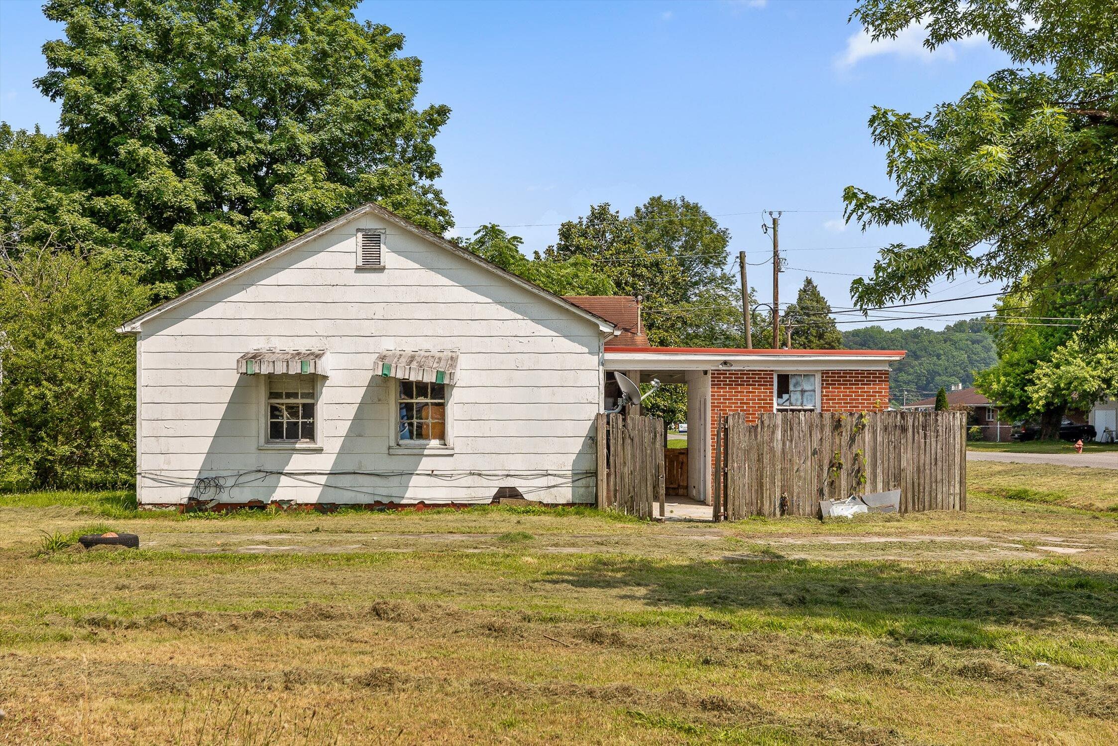 Spring City, Tennessee 37381, United States, 2 Bedrooms Bedrooms, ,1 BathroomBathrooms,Residential,Contingent,145519