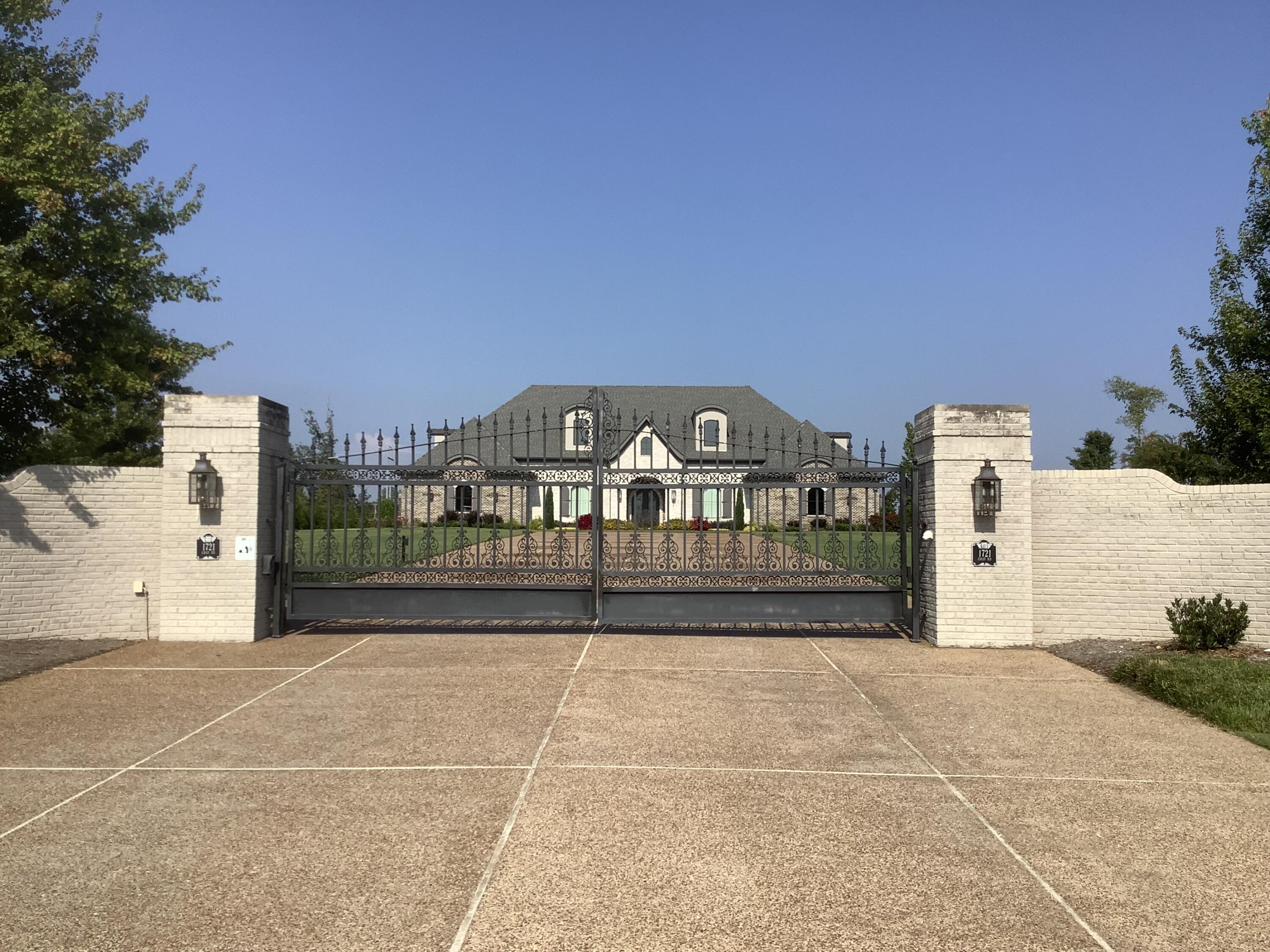 1721 Gray Road