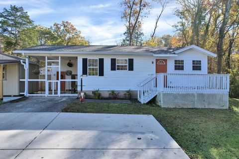 Photo of 1462 Morris Hill Road, Chattanooga, TN 37421 (MLS # 1523507) Photo of 1462 Morris Hill Road, Chattanooga, TN 37421 (MLS # 1523507)