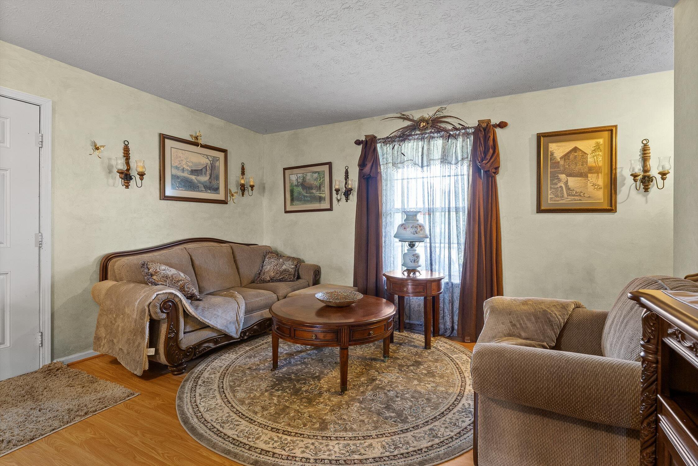 Lafayette, Georgia 30728, United States, 3 Bedrooms Bedrooms, ,2 BathroomsBathrooms,Residential,Active,197154