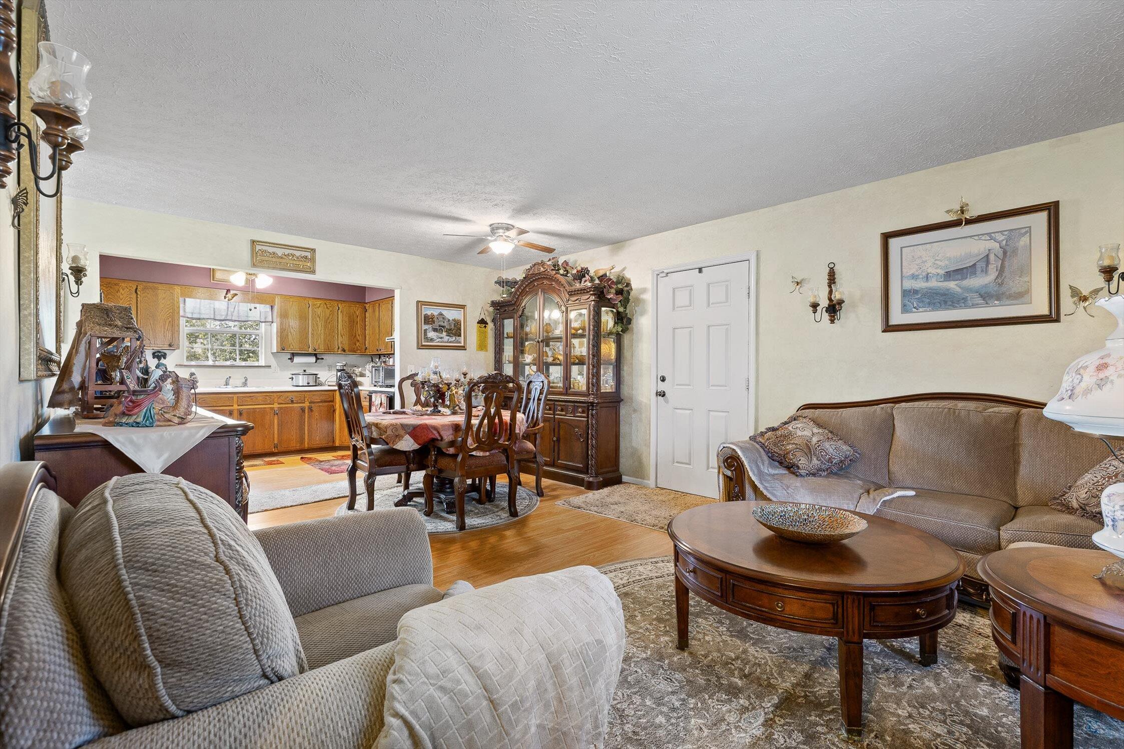 Lafayette, Georgia 30728, United States, 3 Bedrooms Bedrooms, ,2 BathroomsBathrooms,Residential,Active,197154