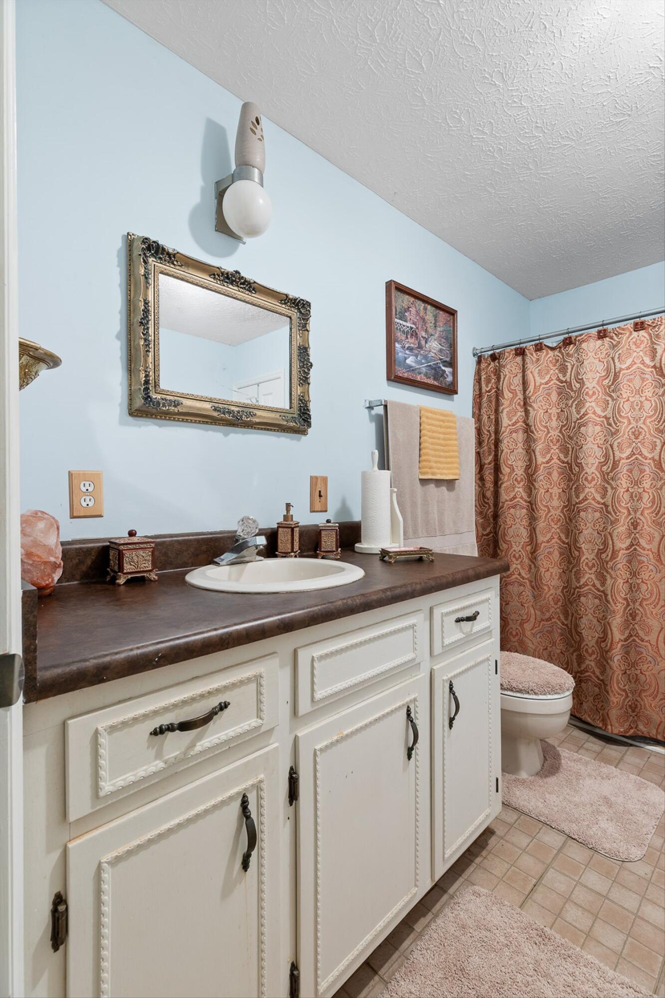 Lafayette, Georgia 30728, United States, 3 Bedrooms Bedrooms, ,2 BathroomsBathrooms,Residential,Active,197154