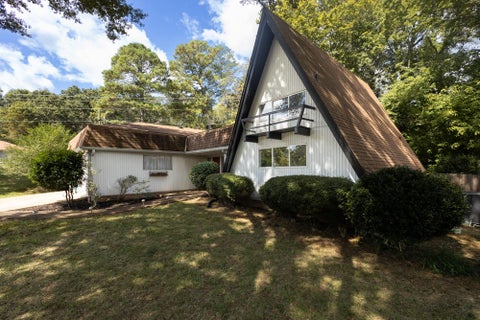 Homes For Sale - 1230 Valencia Drive<br/> Dalton, GA 30720