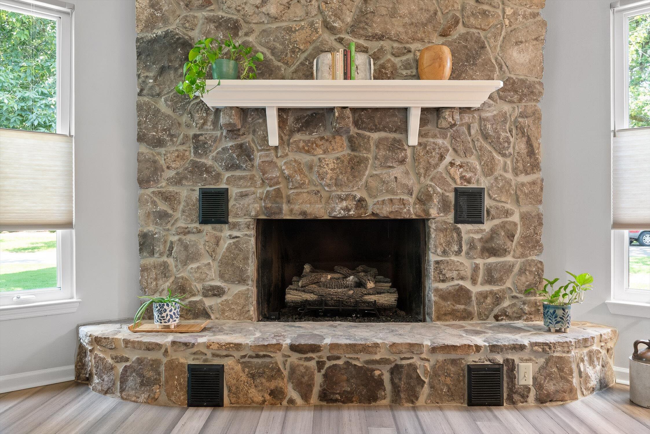 Hixson, Tennessee 37343, United States, 3 Bedrooms Bedrooms, ,3 BathroomsBathrooms,Residential,Contingent,158629