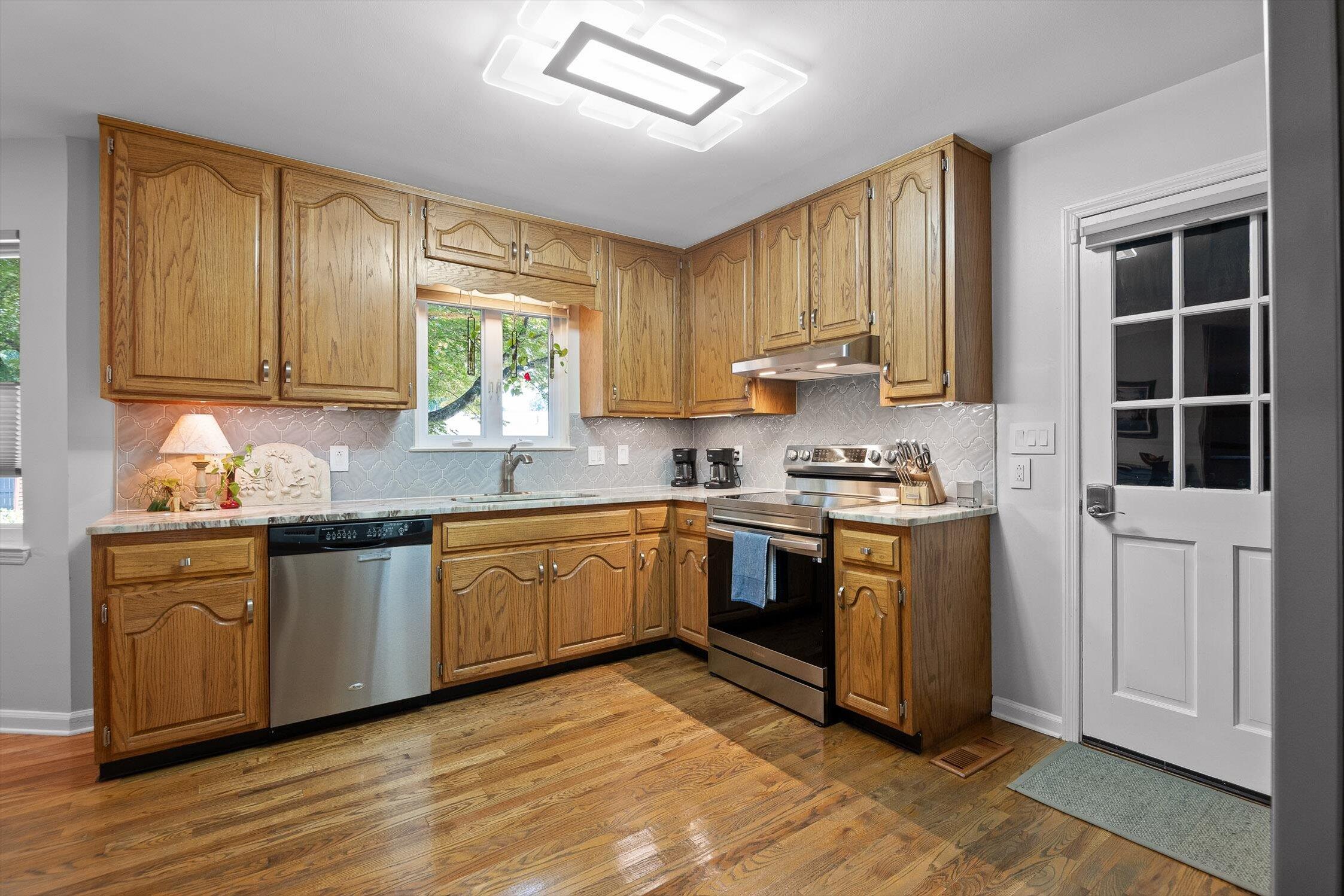 Hixson, Tennessee 37343, United States, 3 Bedrooms Bedrooms, ,3 BathroomsBathrooms,Residential,Contingent,158629