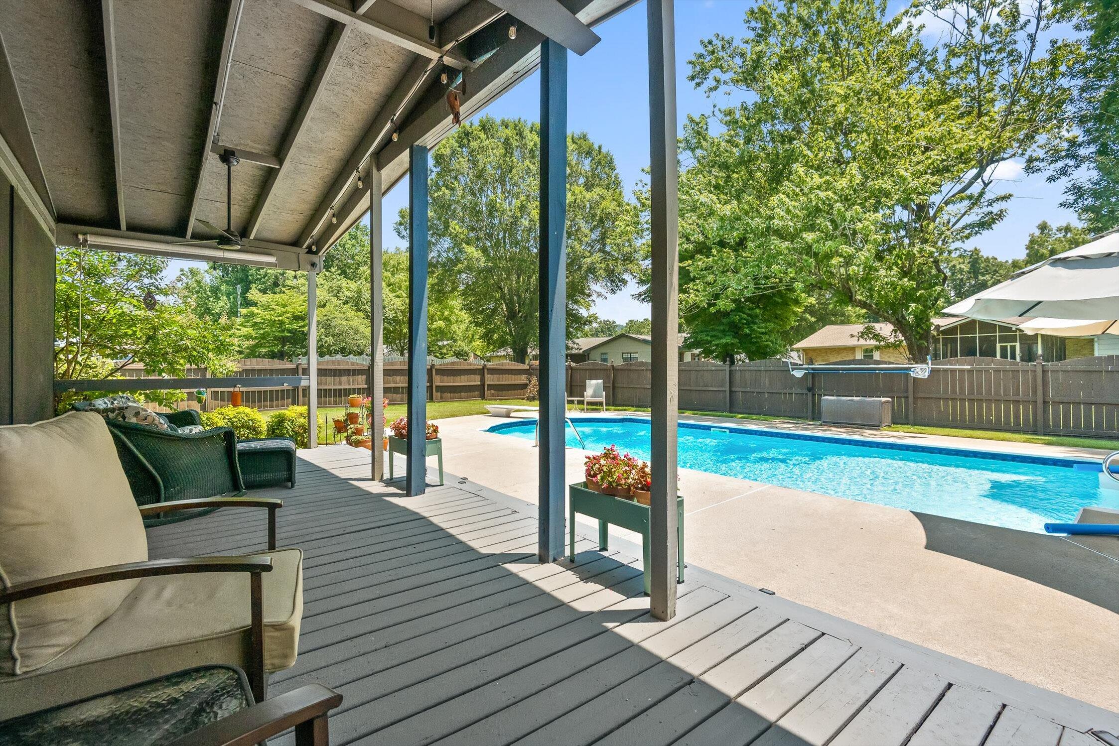 Hixson, Tennessee 37343, United States, 3 Bedrooms Bedrooms, ,3 BathroomsBathrooms,Residential,Contingent,158629