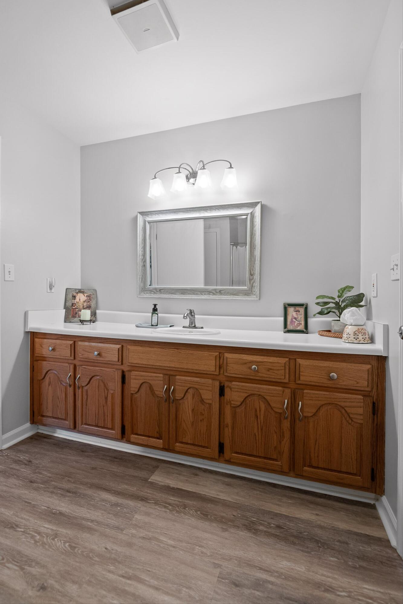 Hixson, Tennessee 37343, United States, 3 Bedrooms Bedrooms, ,3 BathroomsBathrooms,Residential,Contingent,158629