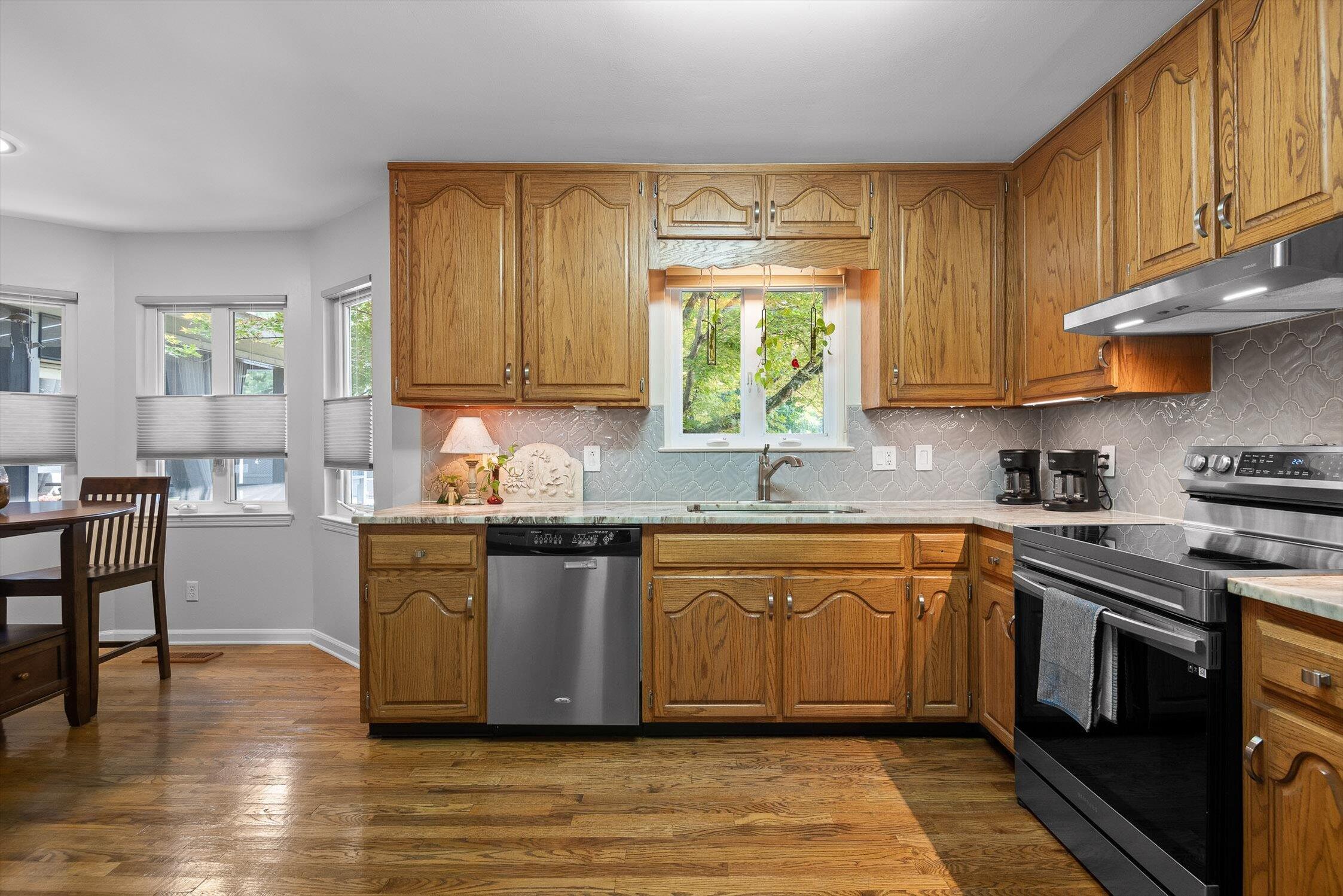 Hixson, Tennessee 37343, United States, 3 Bedrooms Bedrooms, ,3 BathroomsBathrooms,Residential,Contingent,158629