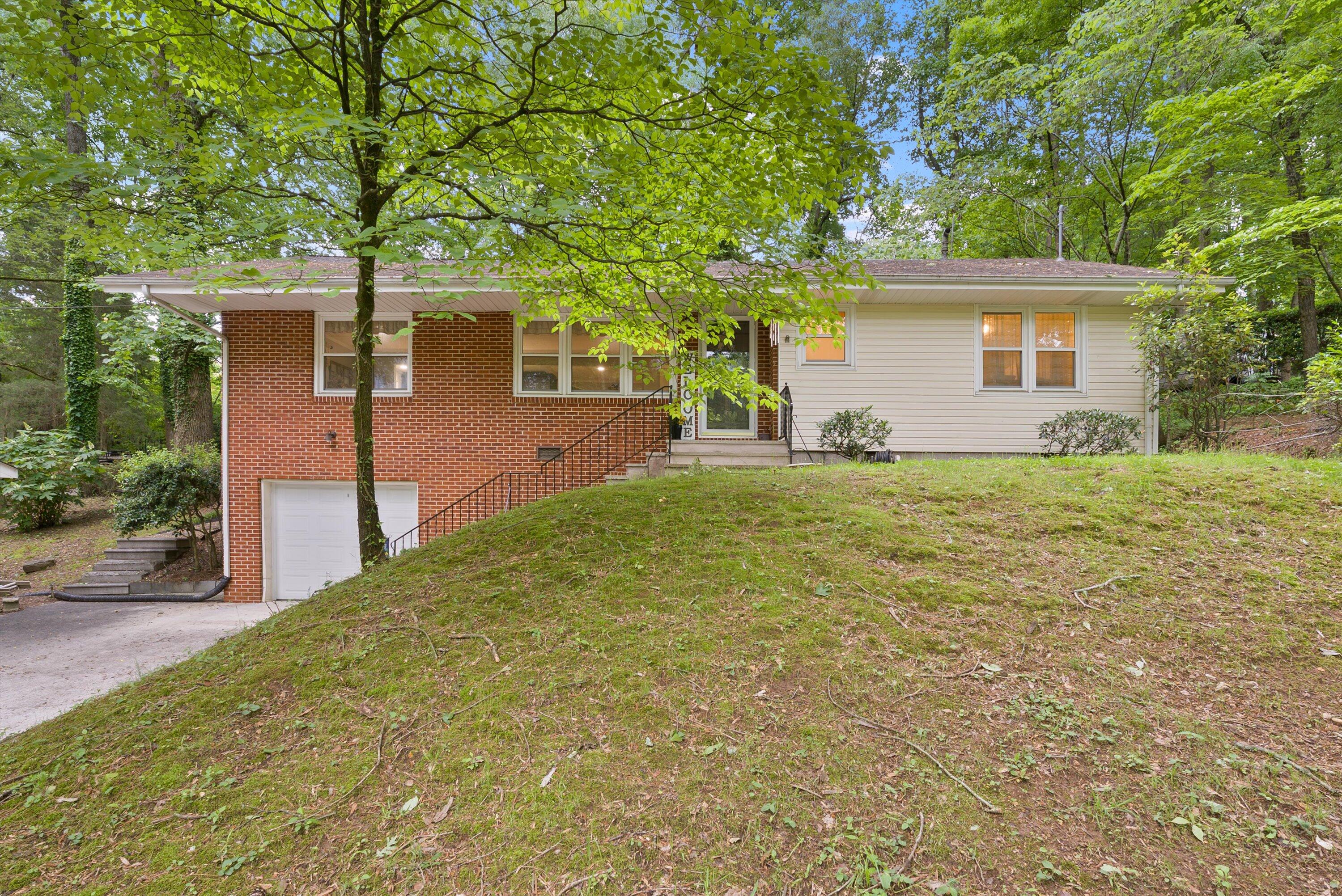 1123 Ridgeleigh Circle, Dalton, Georgia image 3