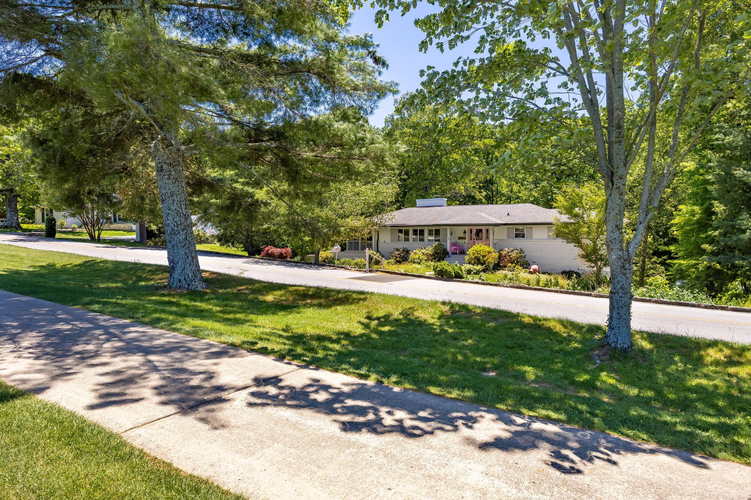 115 Golf Drive, Signal Mountain, Tennessee image 3