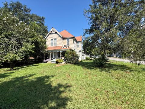 Photo of 1700 Marion Avenue, South Pittsburg, TN 37380 (MLS # 1527485)