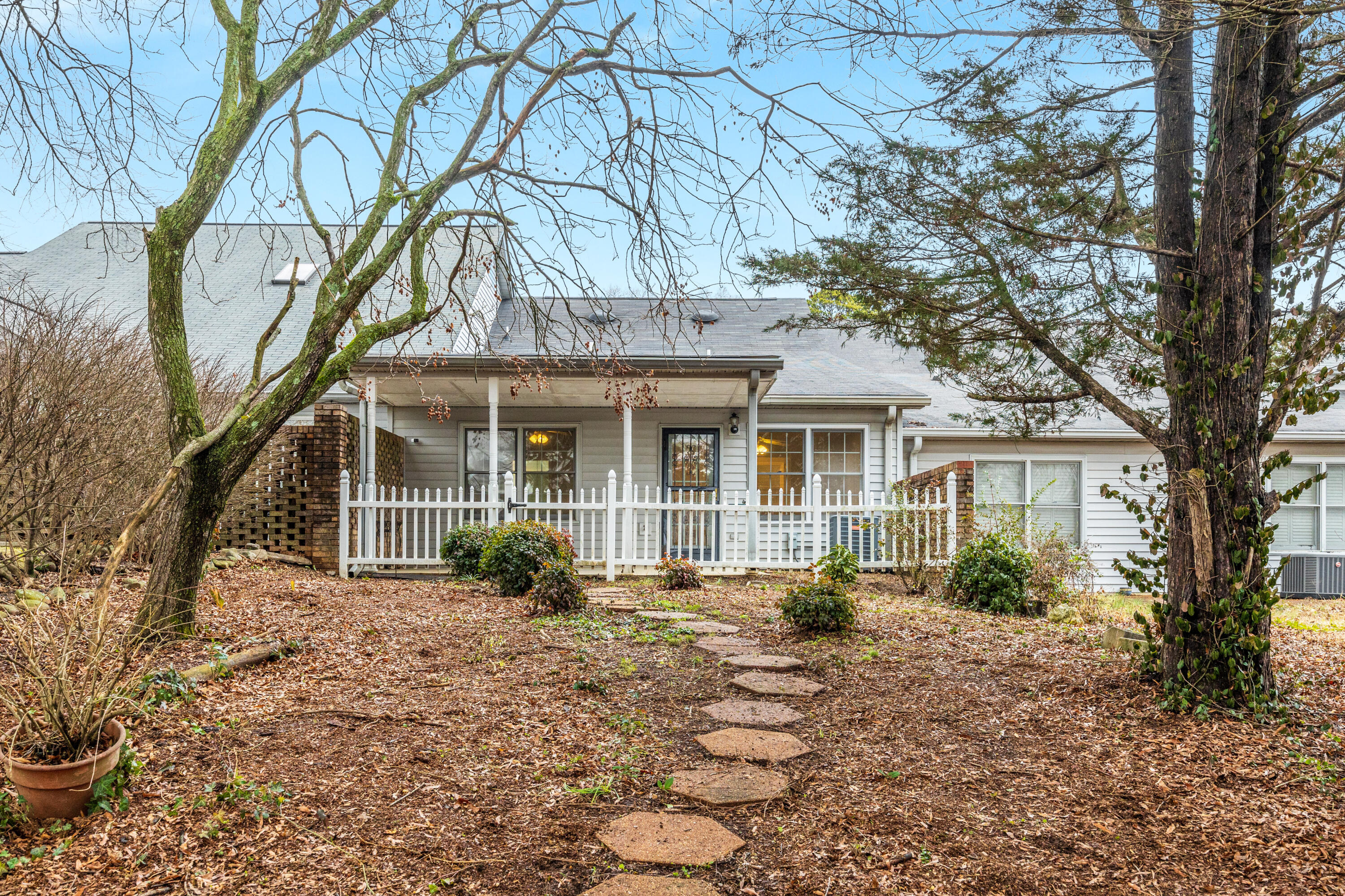 6721 Hickory Manor Circle, Chattanooga, Tennessee image 2