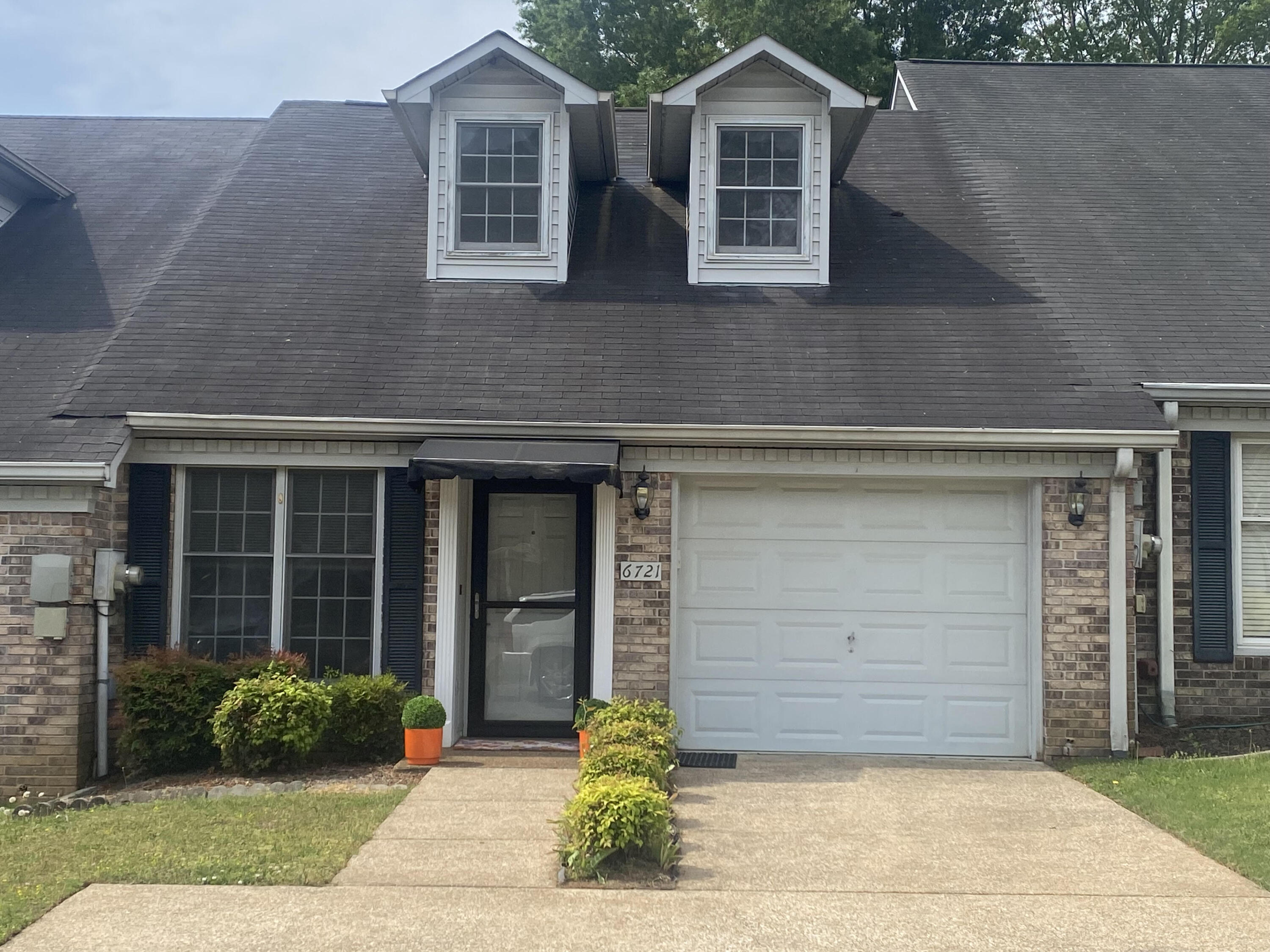 6721 Hickory Manor Circle, Chattanooga, Tennessee image 1