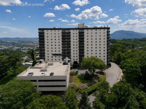 Photo of 1131 Stringers Ridge Road, Chattanooga, TN 37405 (MLS # 1538186)