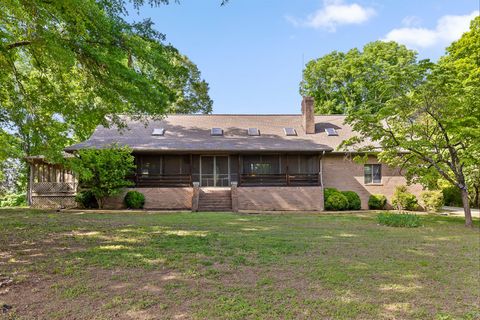 Photo of 2401 Igou Ferry Road, Soddy Daisy, TN 37379 (MLS # 1534577)