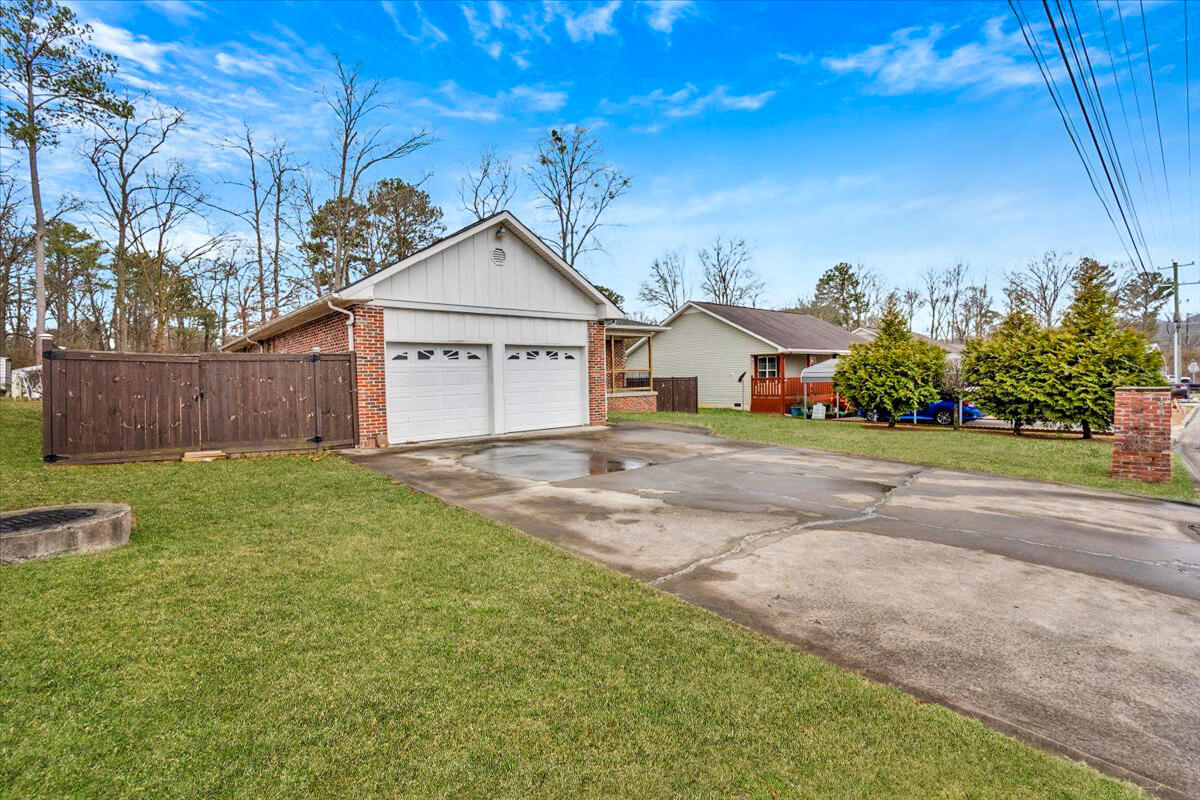 1493 Hale Bowden Drive, Dalton, Georgia image 32