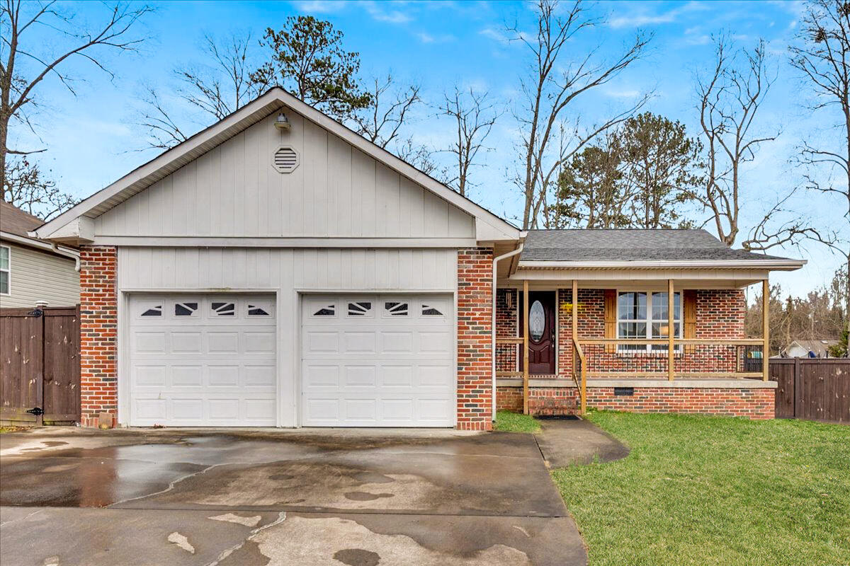 1493 Hale Bowden Drive, Dalton, Georgia image 2