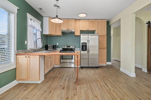 Tiny photo for 1607 E 50th Street, Chattanooga, TN 37407 (MLS # 1529028)