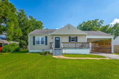 Photo of 6624 Hilton Drive, Chattanooga, TN 37412 (MLS # 1525816)