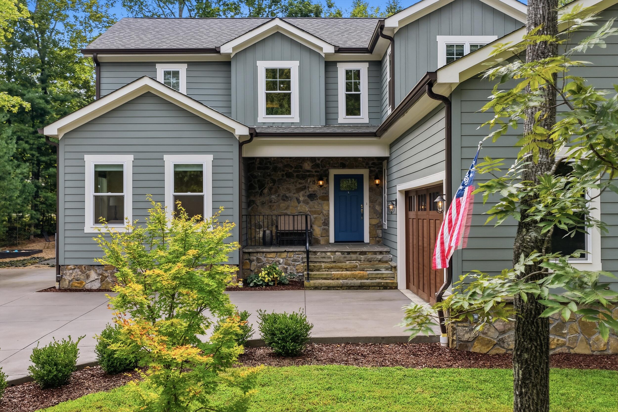 60 Maggie Bluff