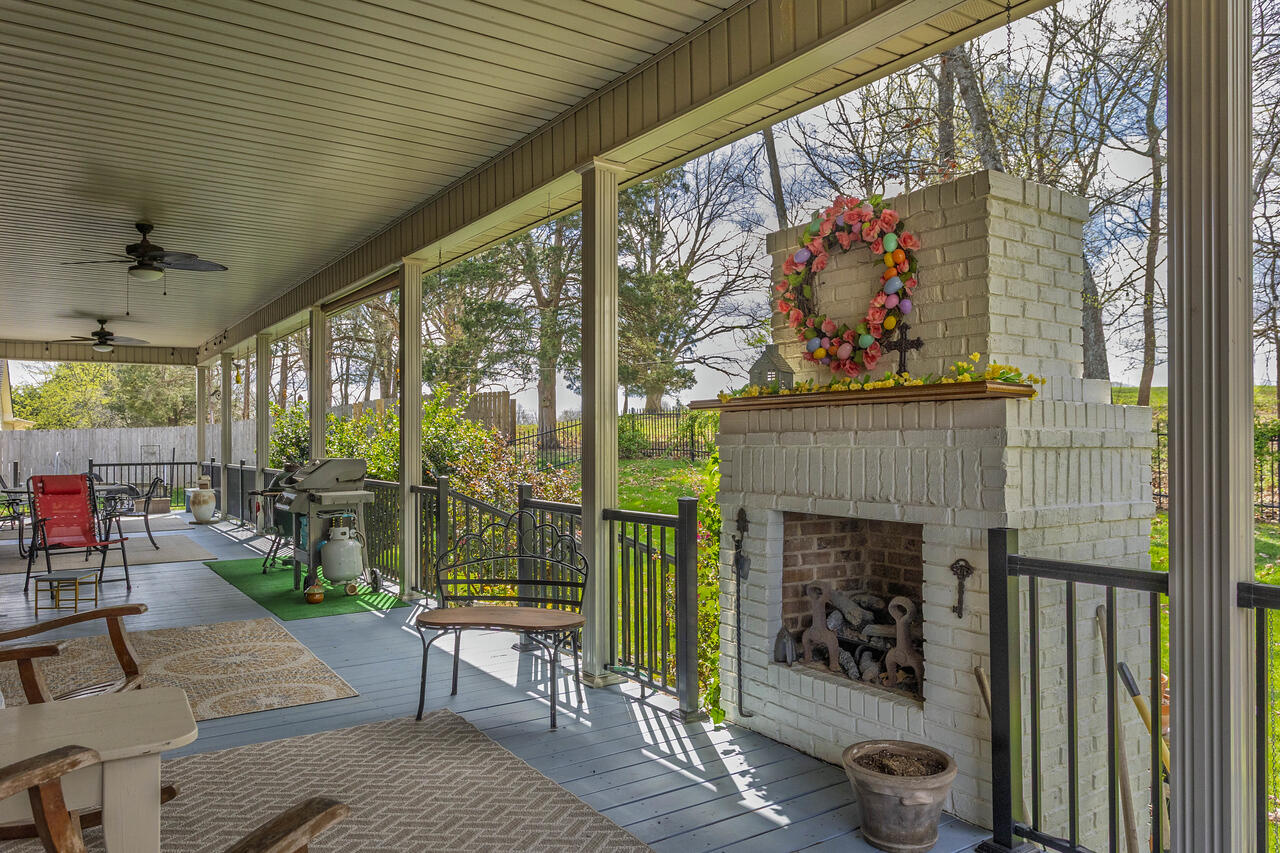 282 Keystone Drive NE